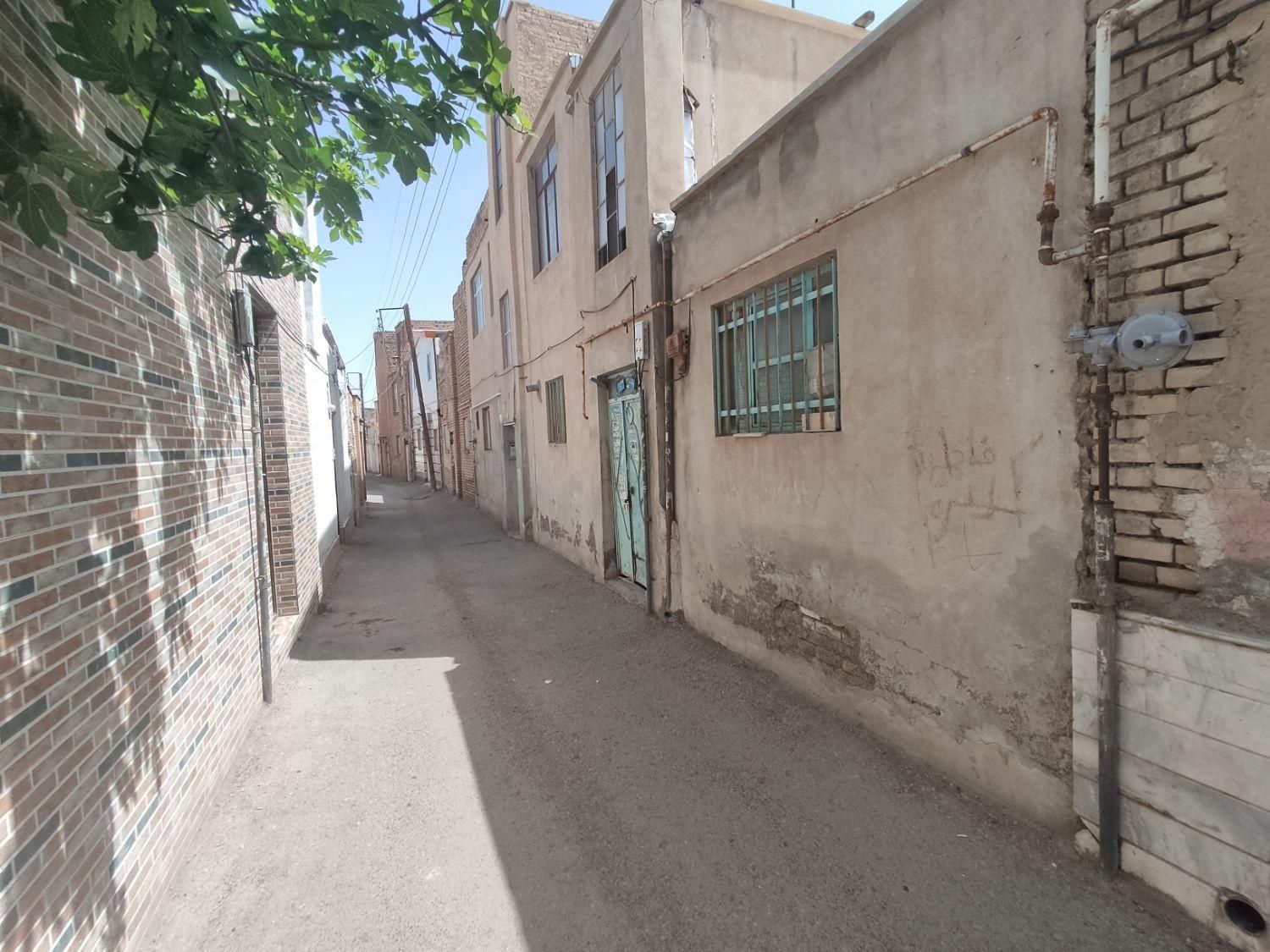 ۱۲۰متر مناسب بازسازی. کارشناسی شده|فروش خانه و ویلا|قم, آذر (نکویی)|دیوار