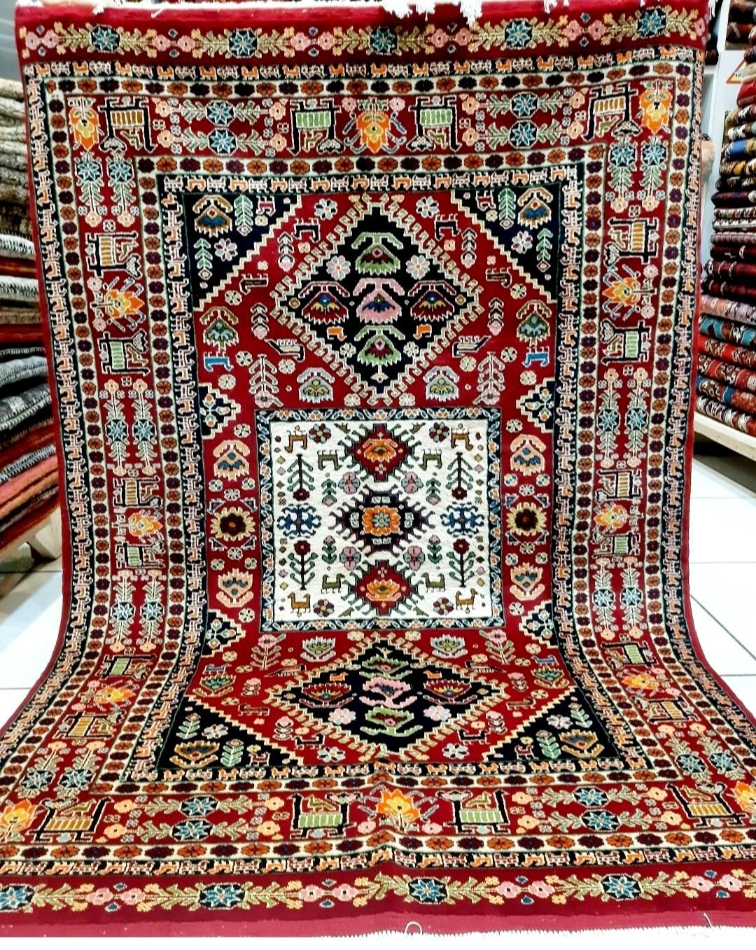 سه متری قشقایی شیراز رنگ قرمز لاکی کف ابریشم|فرش|تهران, حر|دیوار
