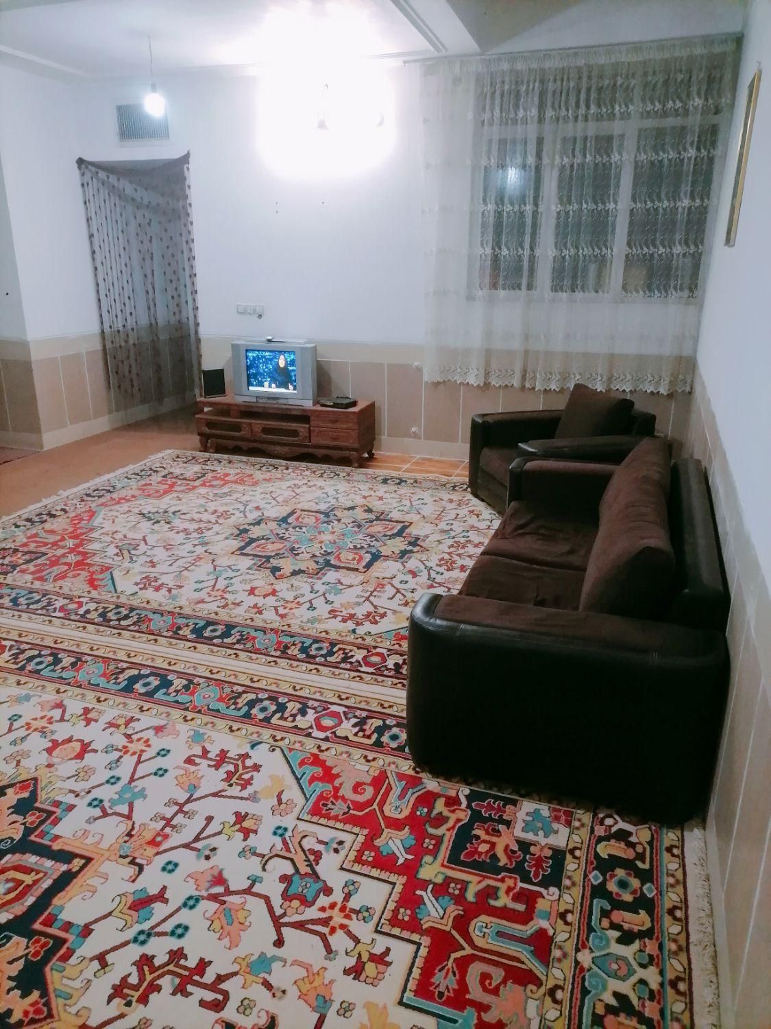 اجاره روزانه/ سوئیت مبله/ منزل مبله/ هفتگی/ ماهانه|اجارهٔ کوتاهمدت آپارتمان و سوئیت|شیراز, عادل آباد|دیوار