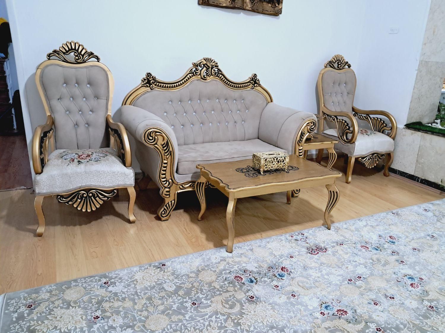 مبلمان نیمه سلطنتی  ۷ نفره سفارشی مناسب جهیزیه|مبلمان خانگی و میز عسلی|مشهد, چهارچشمه|دیوار