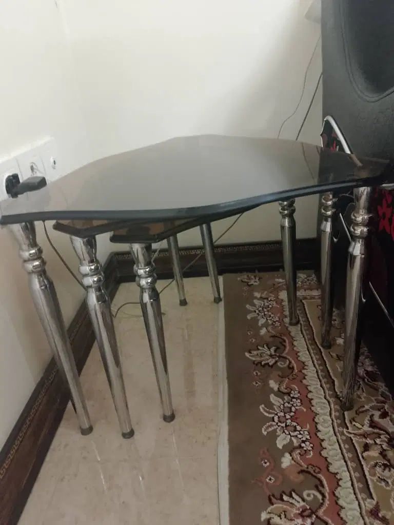 مبل هفت نفره یک جلو مبلی و سه عدد عسلی،۴میلیون|مبلمان خانگی و میز عسلی|تهران, نازی‌آباد|دیوار