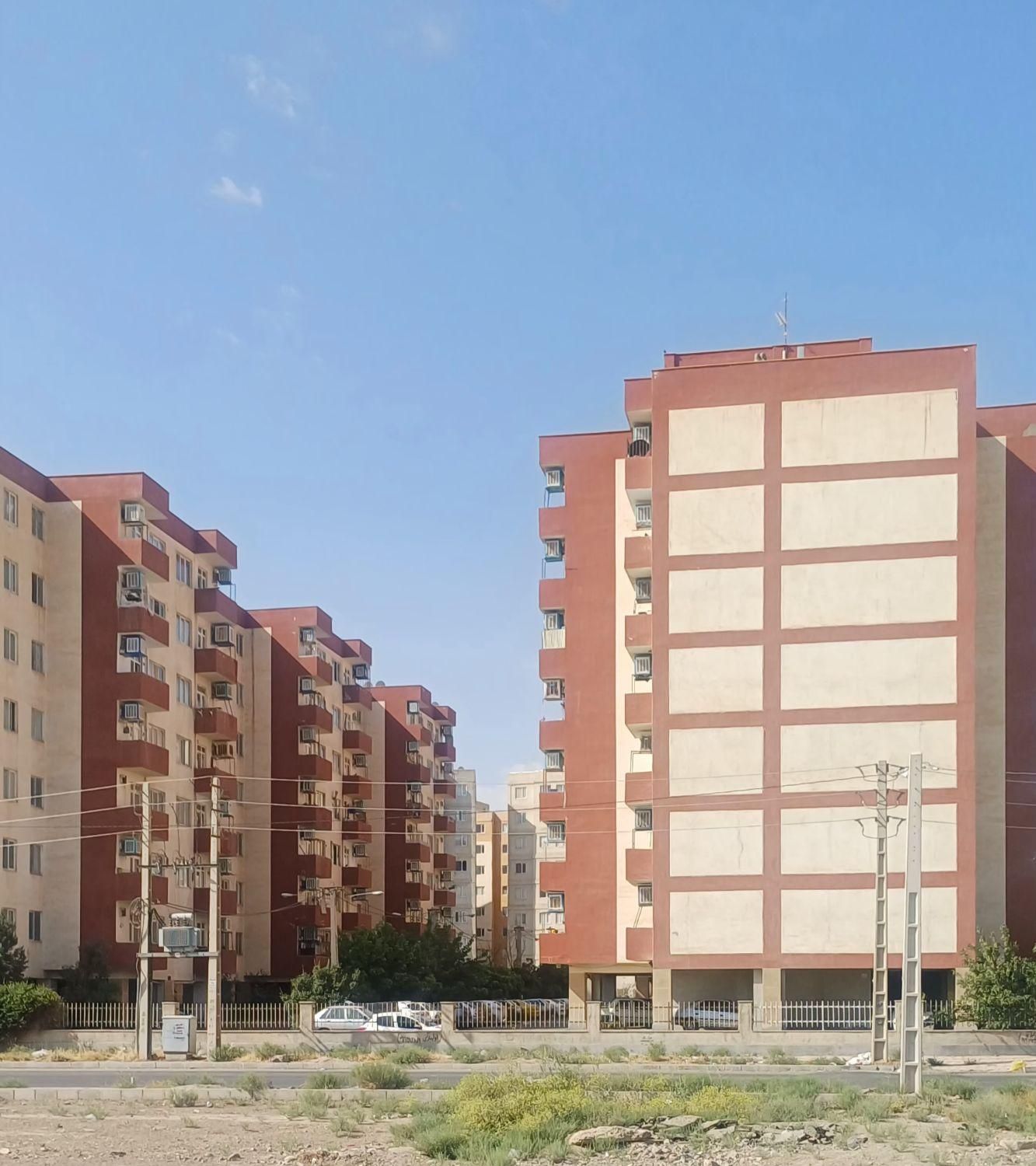 آپارتمان ۸۰ متری ۲ خواب با پارکینگ سندی ابریشم|فروش آپارتمان|چهارباغ, |دیوار