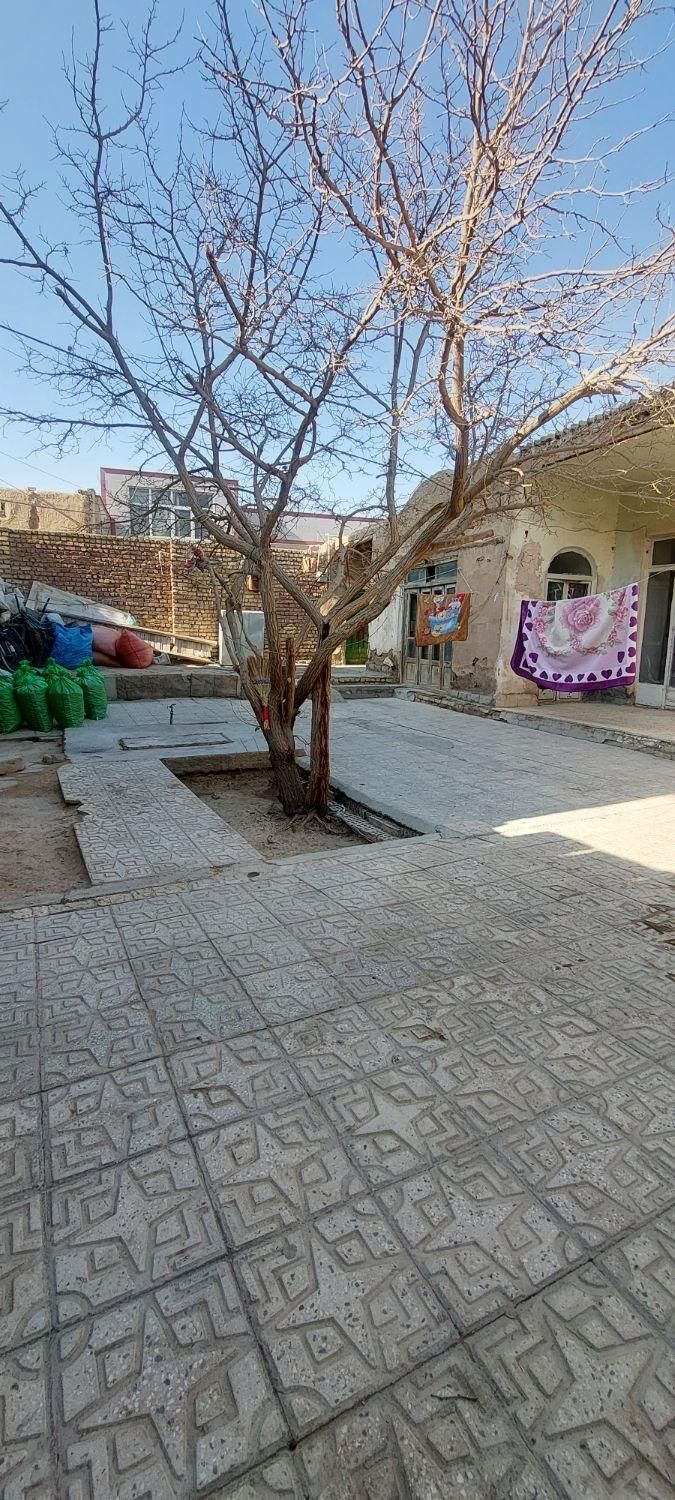 منزل ویلایی۳۰۰متر پلاک دوم خیابان اصلی قهجاورستان|فروش خانه و ویلا|اصفهان, قلعه نو|دیوار