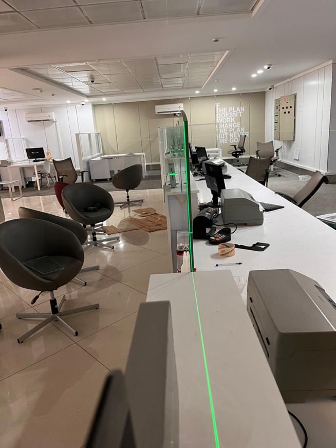 ««شیشه بری و نصب شیشه و آیینه سیار»»|خدمات پیشه و مهارت|بندرعباس, |دیوار