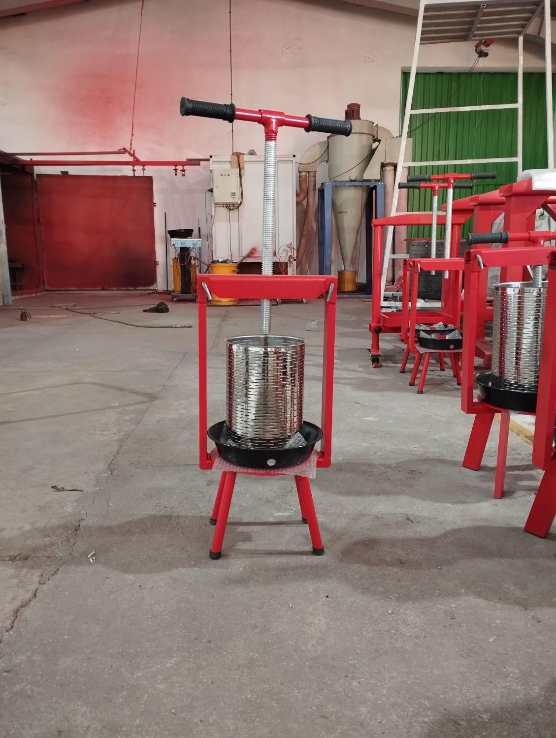 تفاله گیر و آب انگور گیری.|آبمیوهگیر و آبمرکباتگیر|تهران, فلسطین (میدان انقلاب)|دیوار