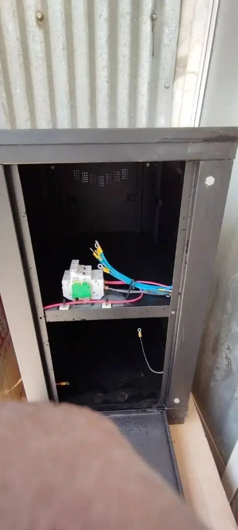 UPS online  برند Genesis قدرت 2KV|مودم و تجهیزات شبکه|خمینی‌شهر, |دیوار