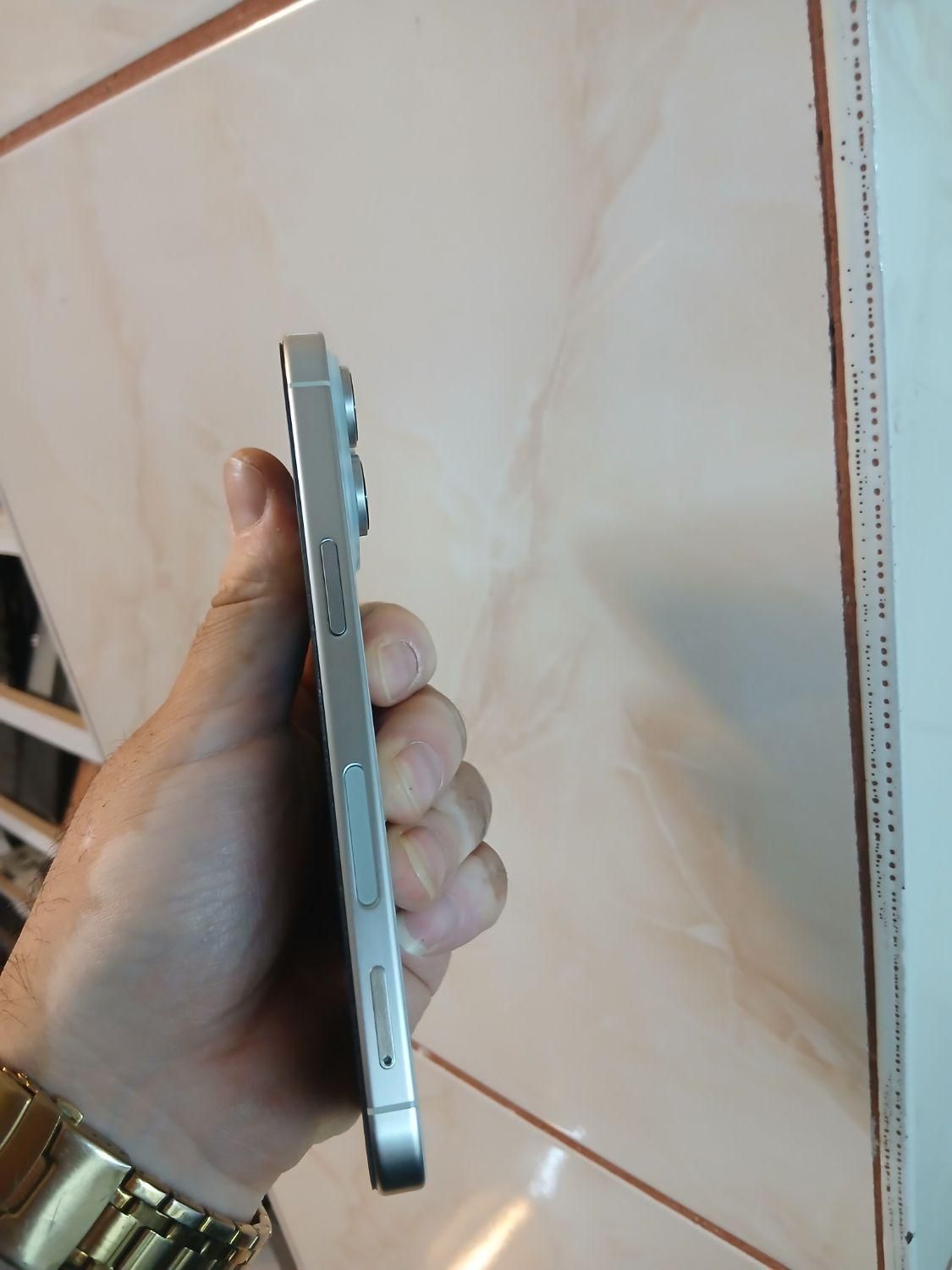 اپل iPhone 15 Pro Max با حافظهٔ ۲۵۶ گیگابایت|موبایل|اصفهان, کوی امیریه|دیوار