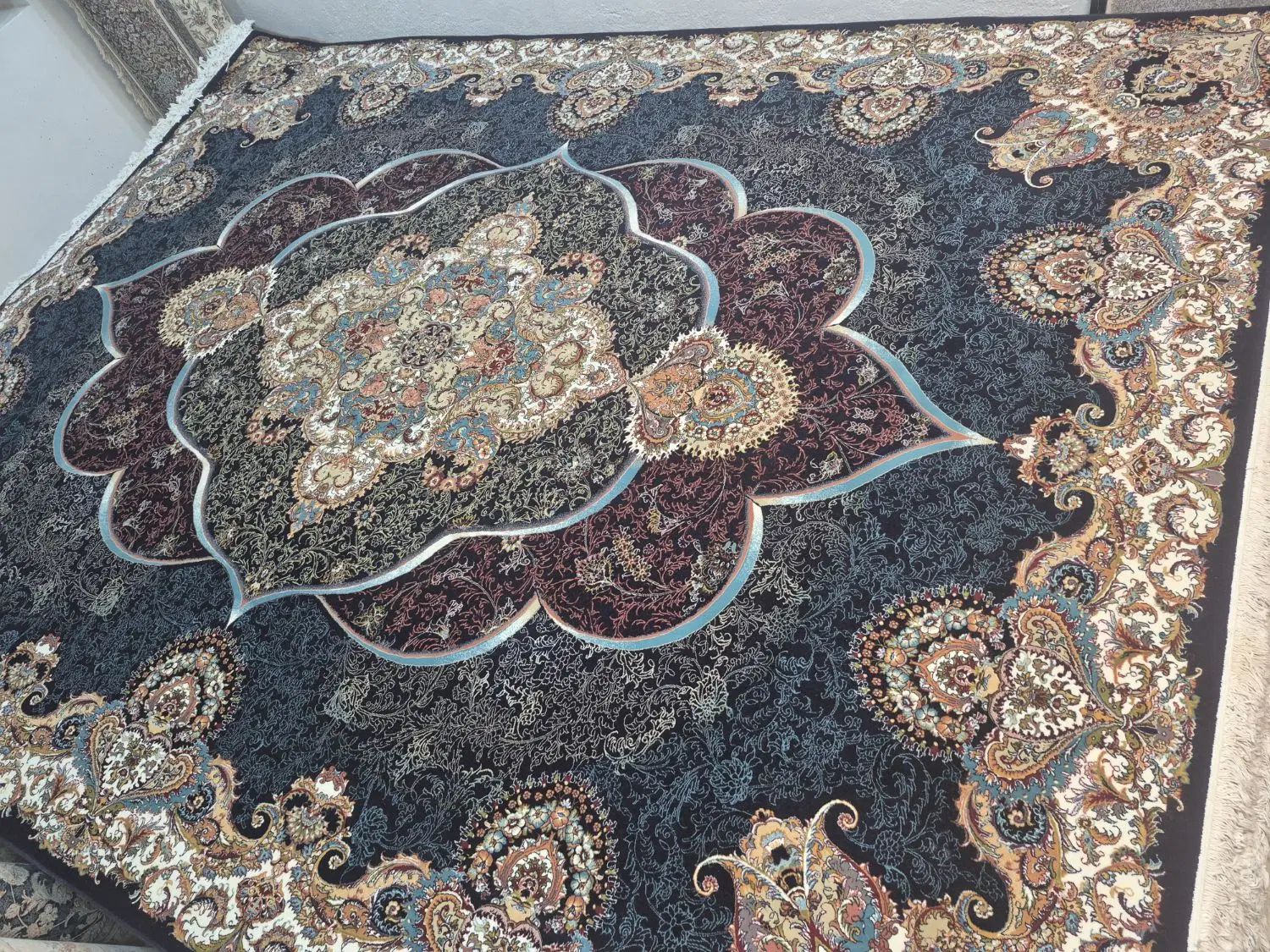 یک تخت ۱۲ متری سالم و یک تخت ۱۲ متری معیوب|فرش|مشهد, امامیه (شهرک غرب)|دیوار