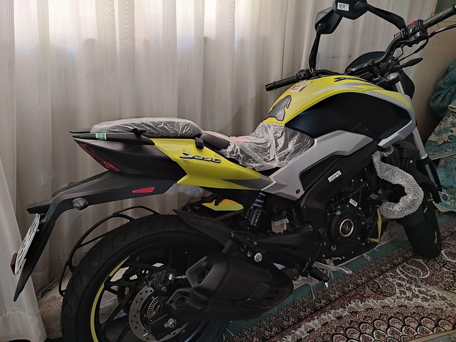 دومینار۴۰۳ با بیمه|موتورسیکلت|مشهد, حرم مطهر رضوی|دیوار