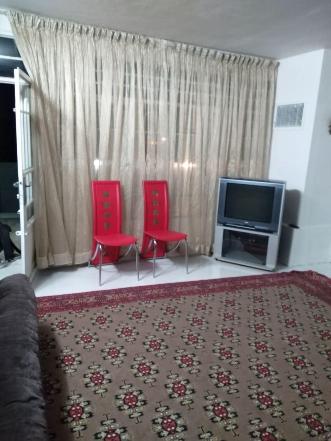 سوئیت باصفا درآرامگاه فردوسی (شاهنامه82)|اجارهٔ کوتاه‌مدت آپارتمان و سوئیت|مشهد, توس (بلوار توس)|دیوار