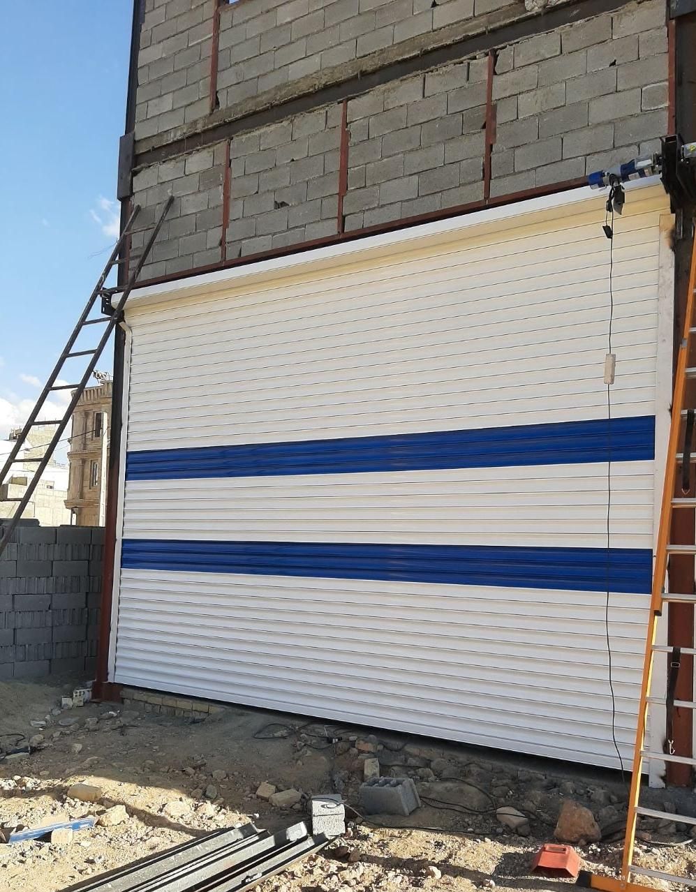 نصب وتعمیر انواع کرکره های برقی ودستی|خدمات پیشه و مهارت|بروجرد, |دیوار
