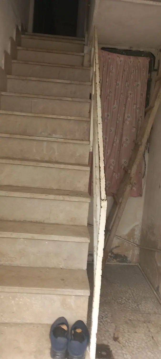 طبقه دوم خانه درجمارا ن ۱۰۰پیش ماهی ۶۵۰۰|اجارهٔ خانه و ویلا|رشت, جماران|دیوار
