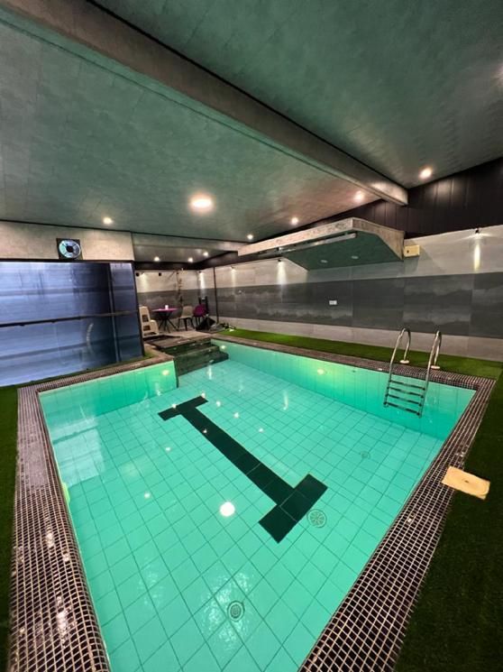 ویلااستخردار شیک نزدیک ساحل انزلی دو خوابه|اجارهٔ کوتاهمدت ویلا و باغ|رشت, گلسار|دیوار