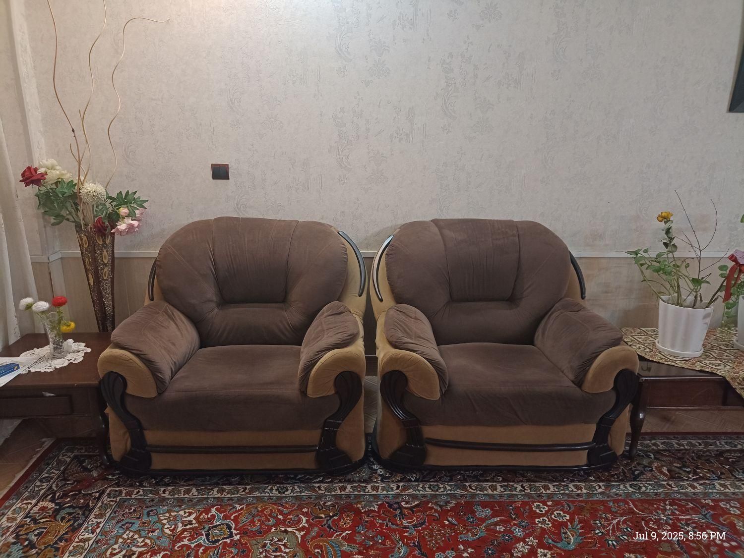 مبلمان راحتی ۶ نفر سالم و تمیز همراه با ۴میزعسلی|مبلمان خانگی و میز عسلی|مشهد, شهرک امام هادی (شهرک غرب)|دیوار