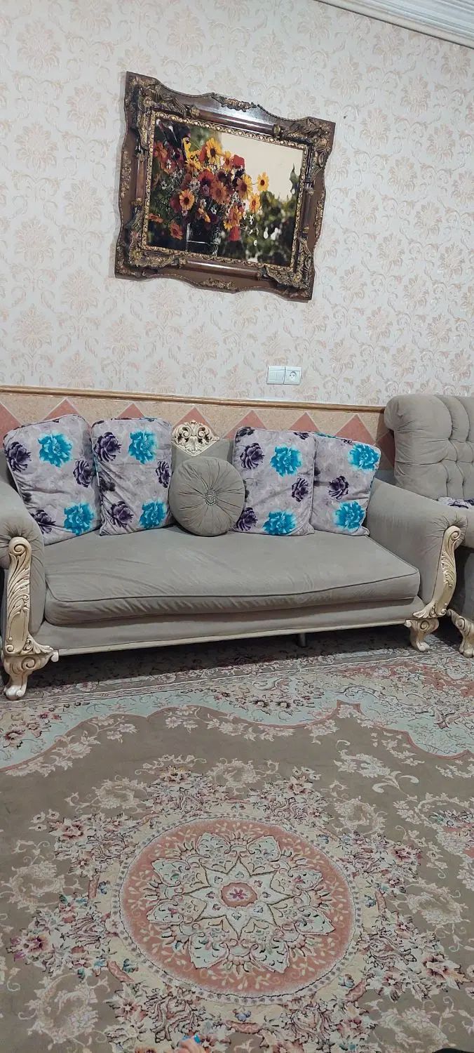 مبل۷نفره، میزناهارخوری ۶نفره، میز جلو مبلی و ۴عسلی|مبلمان خانگی و میز عسلی|هشتگرد, گلسار|دیوار