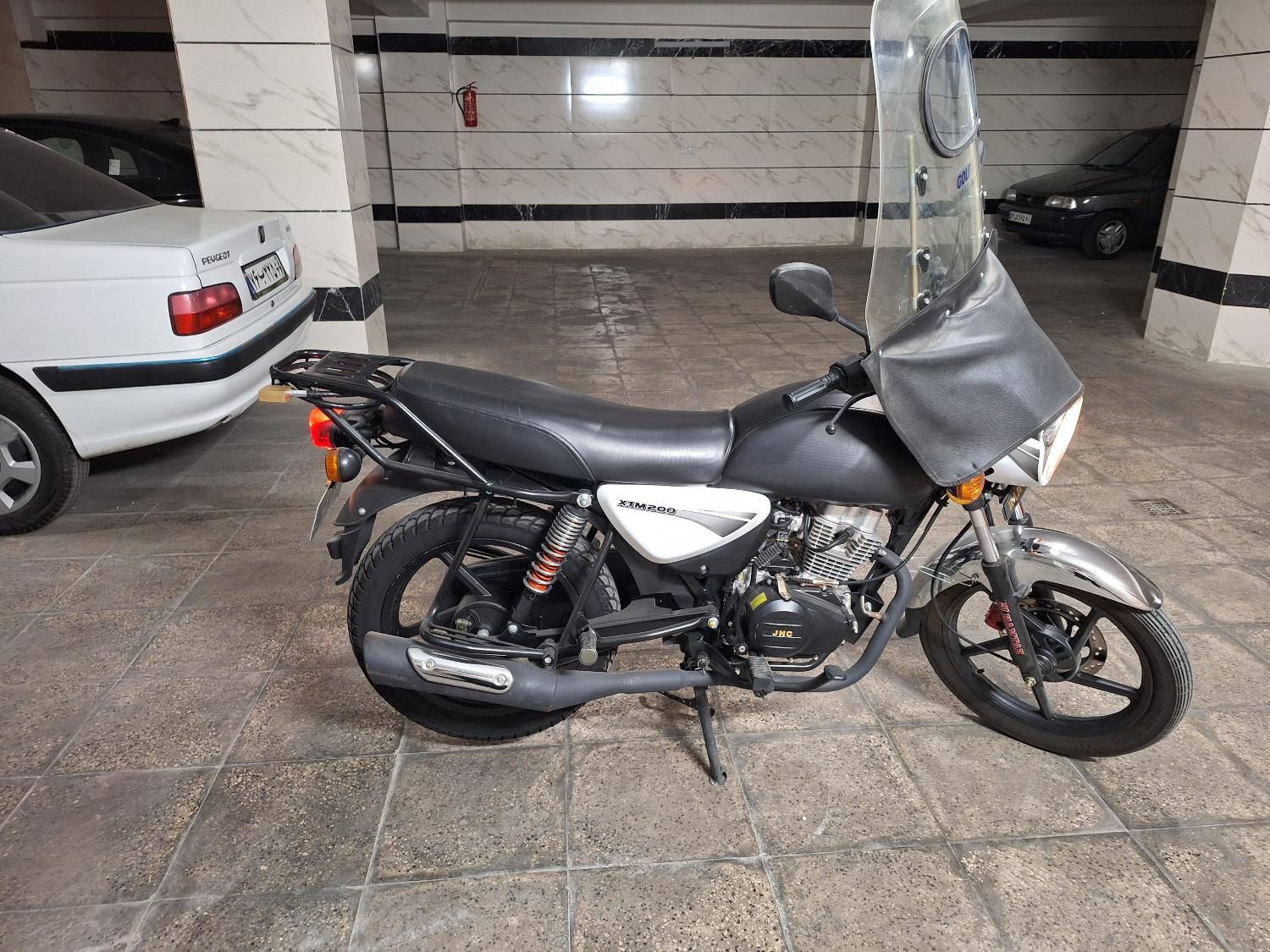 موتور همتاز xtm200 سفید مدل 1402|موتورسیکلت|باقرشهر, |دیوار