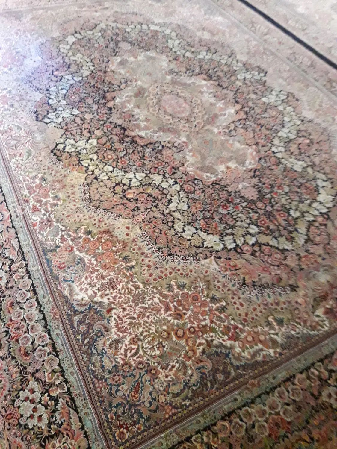 ۲تخته فرش ۱۲متری ۱۰۰۰شانه تراکم  باهم بفروش میرسد|فرش|رشت, رشتیان|دیوار