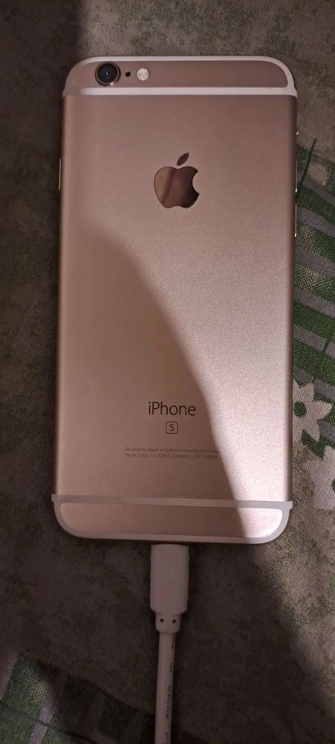 اپل iPhone 6s با حافظهٔ ۶۴ گیگابایت|موبایل|تهران, شهرک ولیعصر جنوبی|دیوار