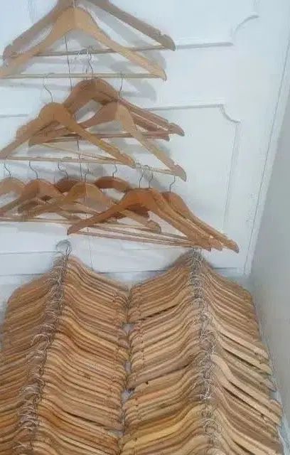 چوب لباسی کمد لباس بچه نوجوان کودک نوزاد سیسمونی|اسباب و اثاث بچه|اصفهان, شهرک کاوه|دیوار