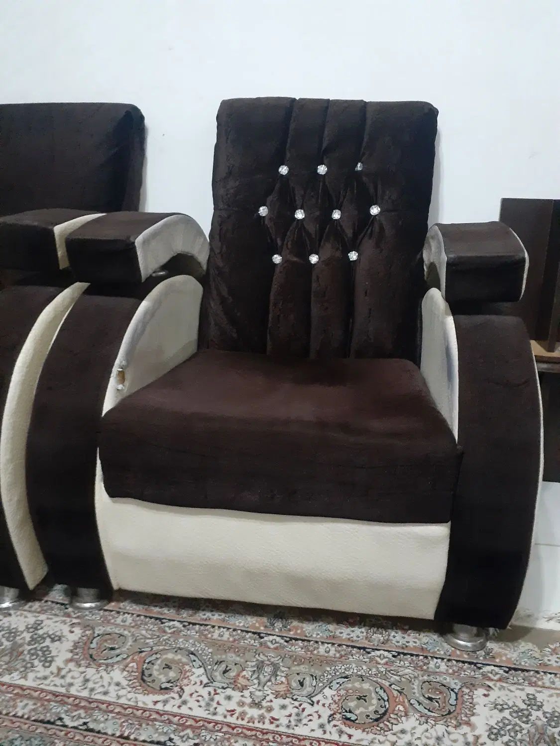 مبل ۷ نفره کارکرده|مبلمان خانگی و میز عسلی|رشت, باهنر|دیوار