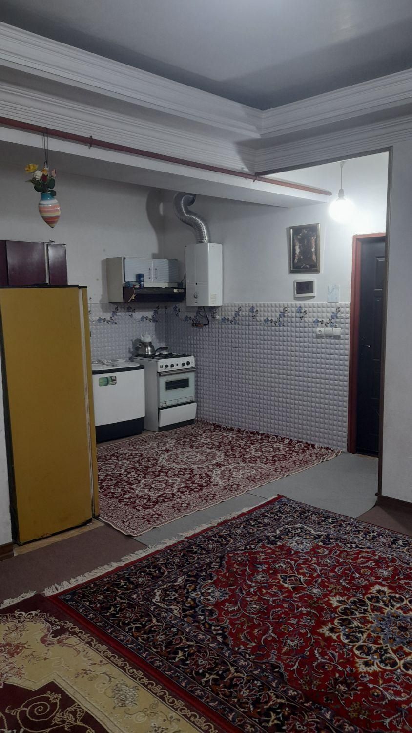 اجاره روزانه/ هفتگی ۸۵ متری در قلعه سرا|اجارهٔ کوتاه‌مدت آپارتمان و سوئیت|رشت, بیجارپس|دیوار