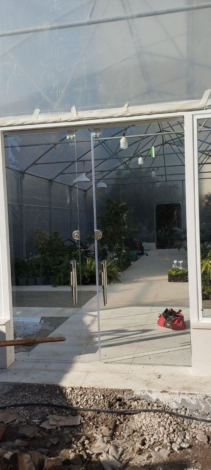 خدمات شیشه و سکوریت و پنجره های pvc|خدمات پیشه و مهارت|ساری, |دیوار