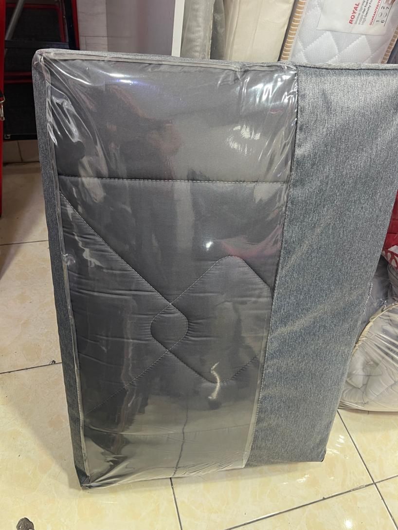 تشک مسافرتی|رختخواب، بالش، پتو|صدرا-فارس, فاز ۱|دیوار