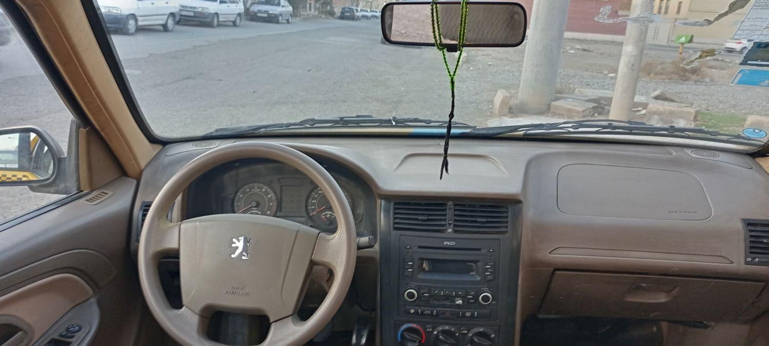 پژو 405 GLX - دوگانه سوز CNG، مدل ۱۳۹۵|خودرو سواری و وانت|کاشان, کاشان|دیوار