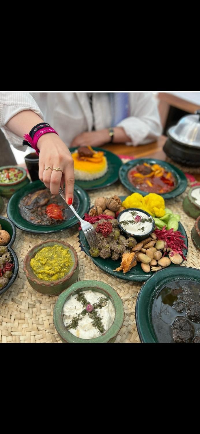 گارسون|استخدام خدمات فروشگاه و رستوران|رشت, رشتیان|دیوار