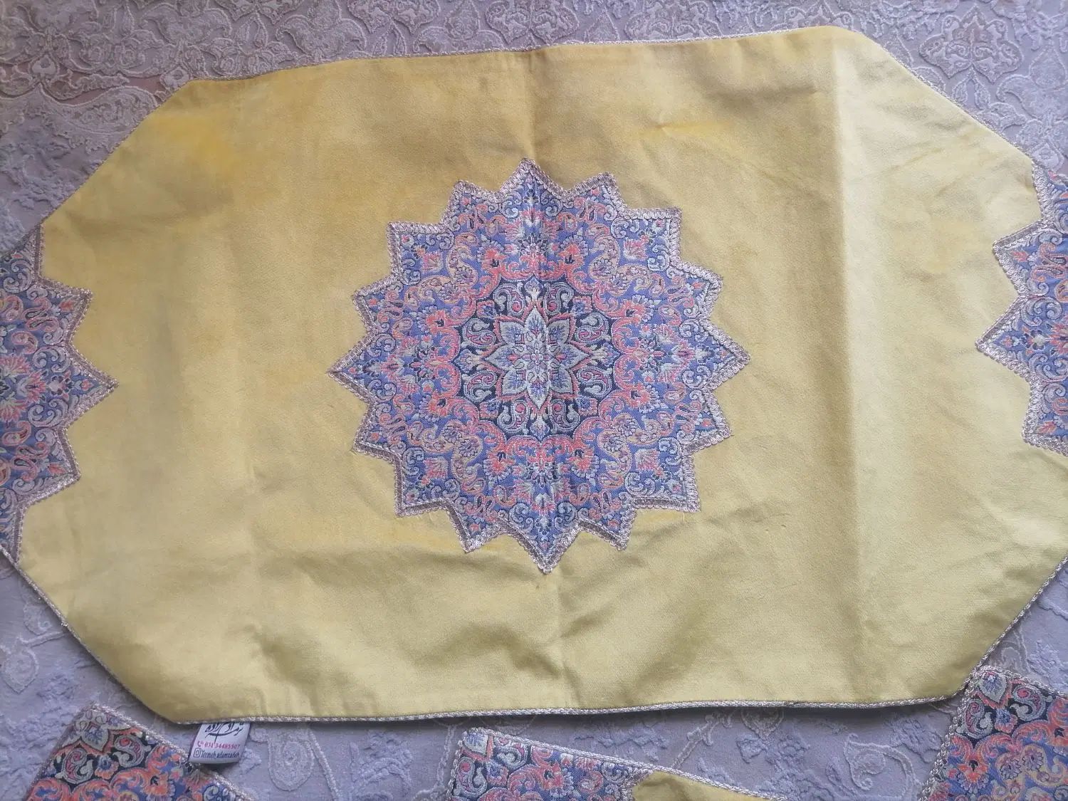 رومیزی مخمل|پرده، رانر، رومیزی|اصفهان, شیخ اشراق|دیوار