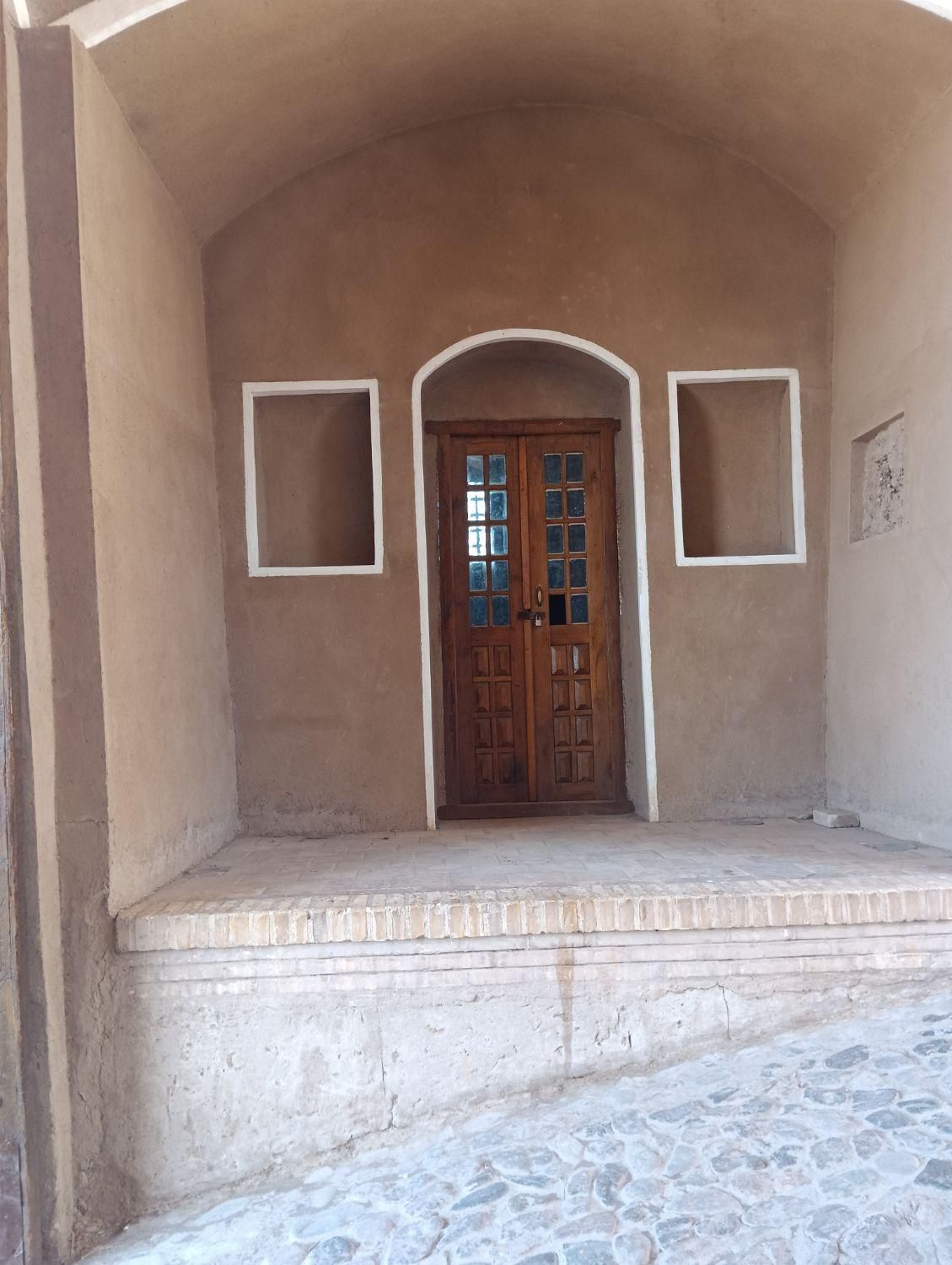 به یک منشی خانم مجرد جهت کار در دفتر کارگاه|استخدام اداری و مدیریت|کرمان, |دیوار
