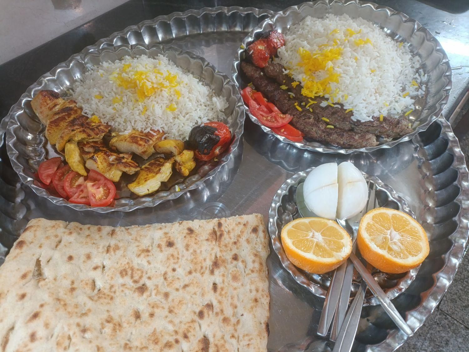 چلوکباب و چلومرغ و جوجه کباب مشتی|خوردنی و آشامیدنی|مهاجران, |دیوار