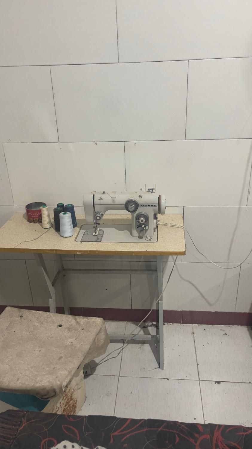 چرخ خیاطی راسته و سردوز و اتو بخار -پس دوز و مادگی|چرخ خیاطی و ریسندگی|میاندوآب, |دیوار