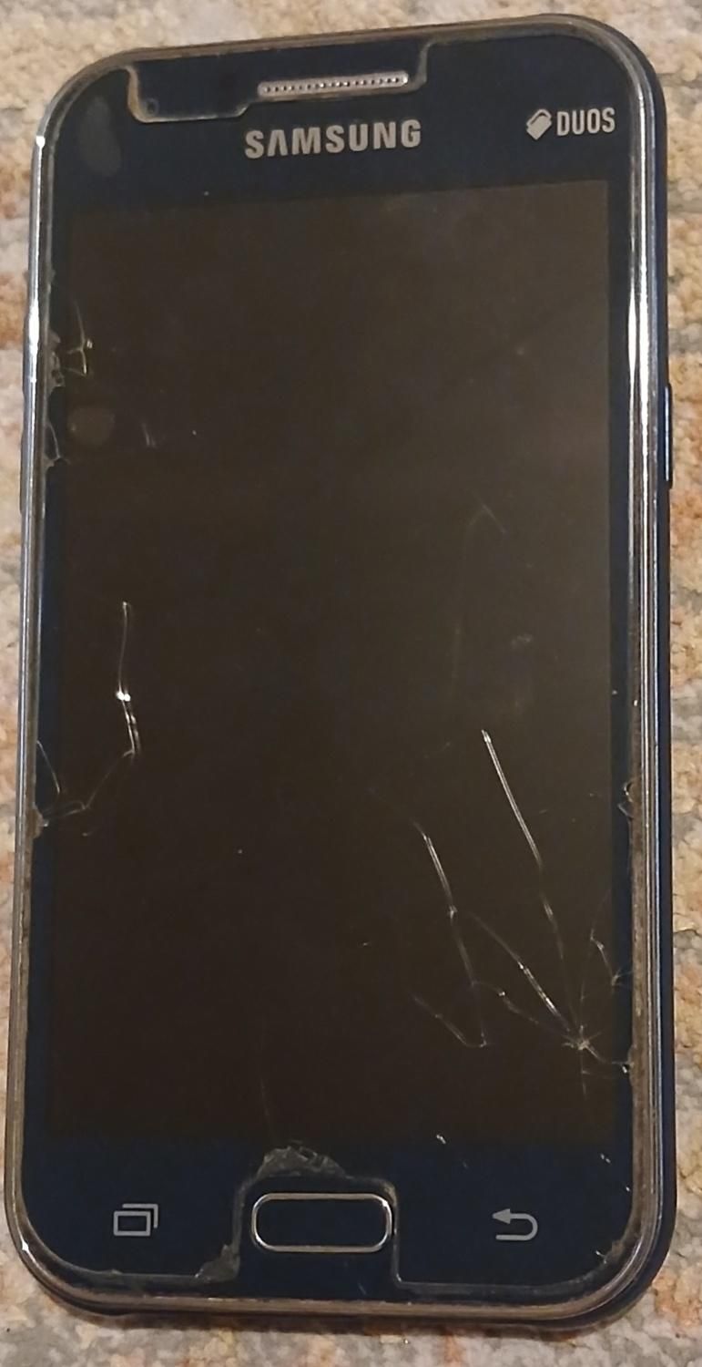 سامسونگ Galaxy J1 با حافظهٔ ۴ گیگابایت|موبایل|تهران, میدان ولیعصر|دیوار
