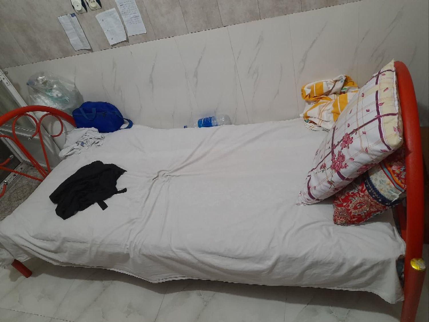 تخت فرفوژه و تشک طبی|تخت و سرویس خواب|اصفهان, فردوان|دیوار
