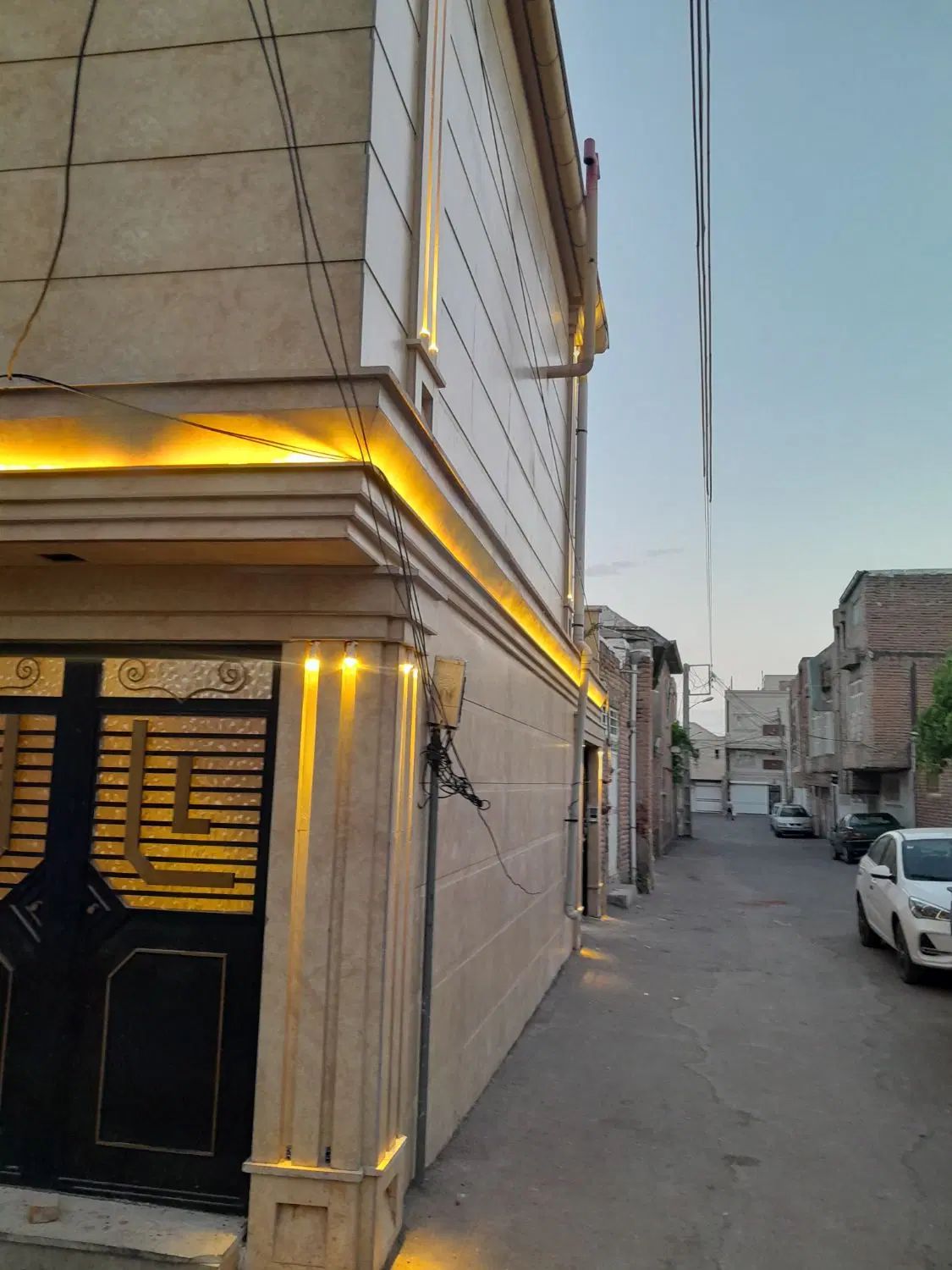 فروش ساختمان۳طبقه مجزاوسرویس کامل۲ نبش غرق درنور|فروش خانه و ویلا|مراغه, |دیوار
