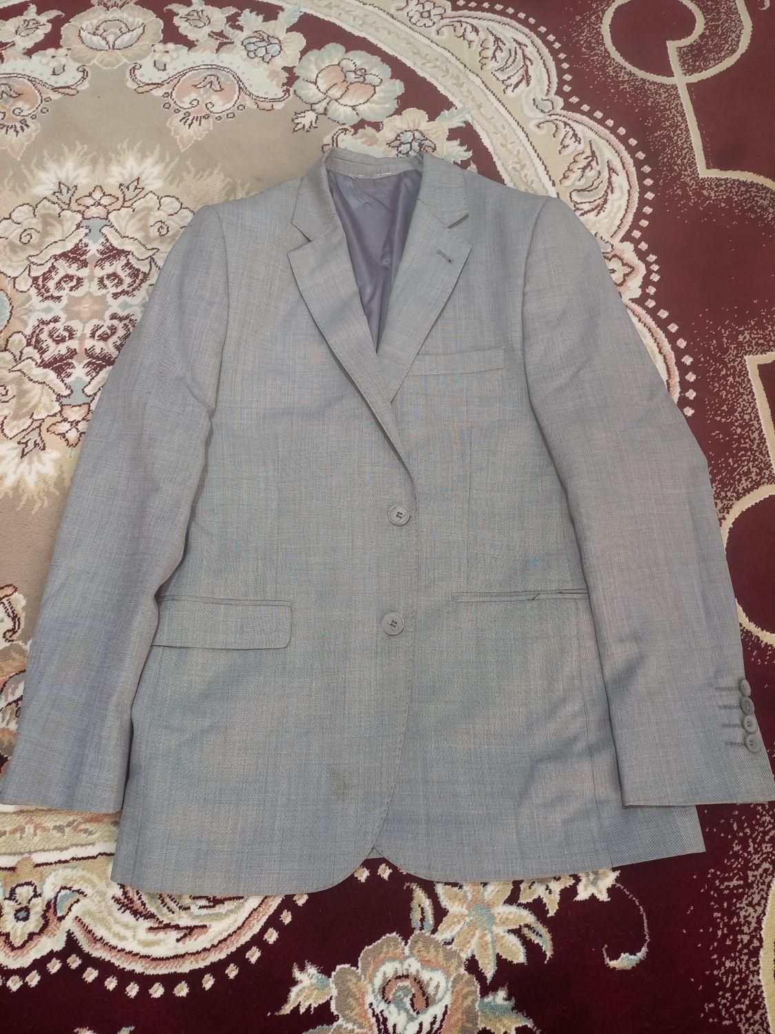 کت و شلوار مردانه|لباس|نیشابور, کلاغان|دیوار