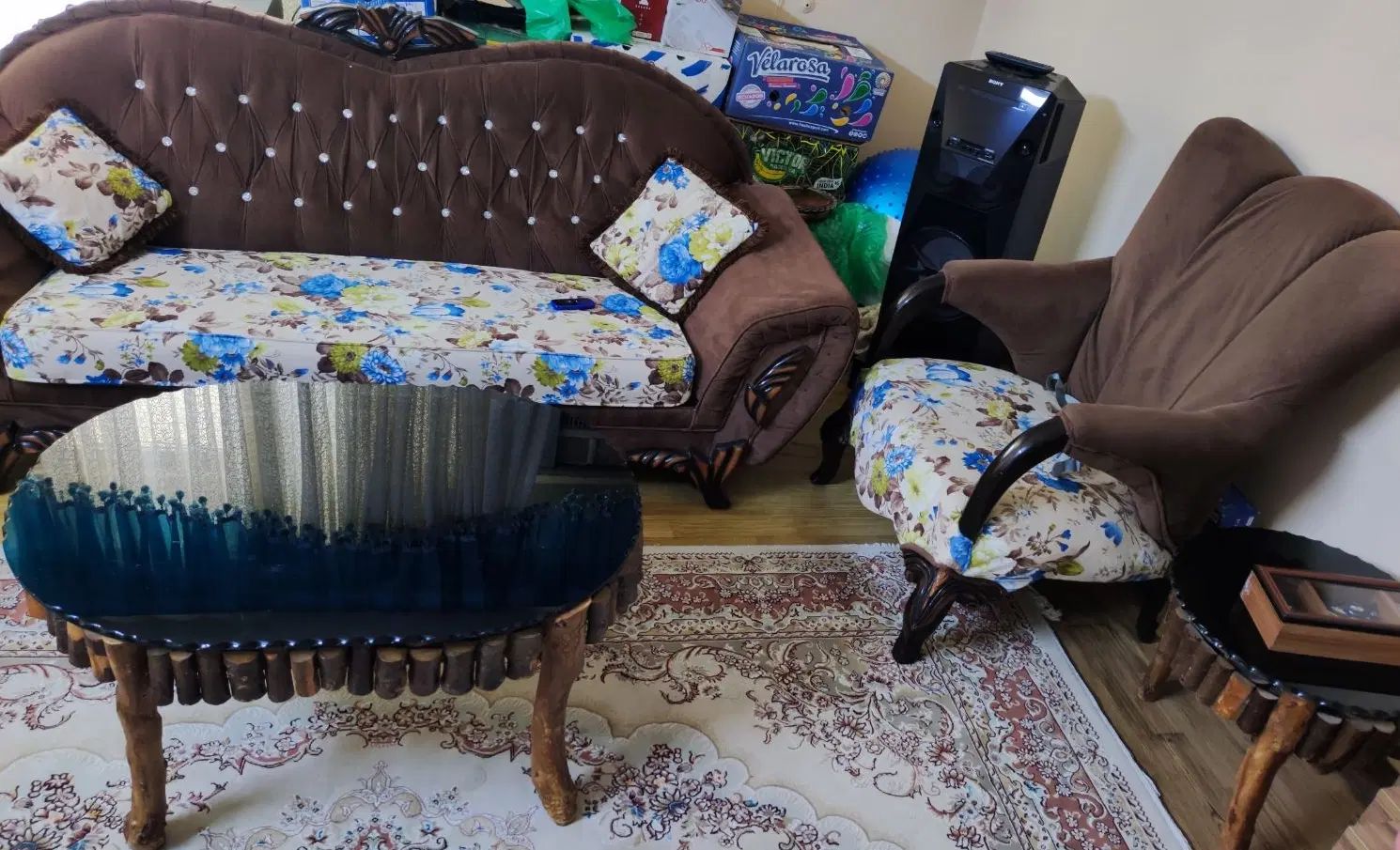 فروش مبلمان ۹ نفره با میز وسط و ۳ میز عسلی|مبلمان خانگی و میز عسلی|تهران, فرمانیه|دیوار