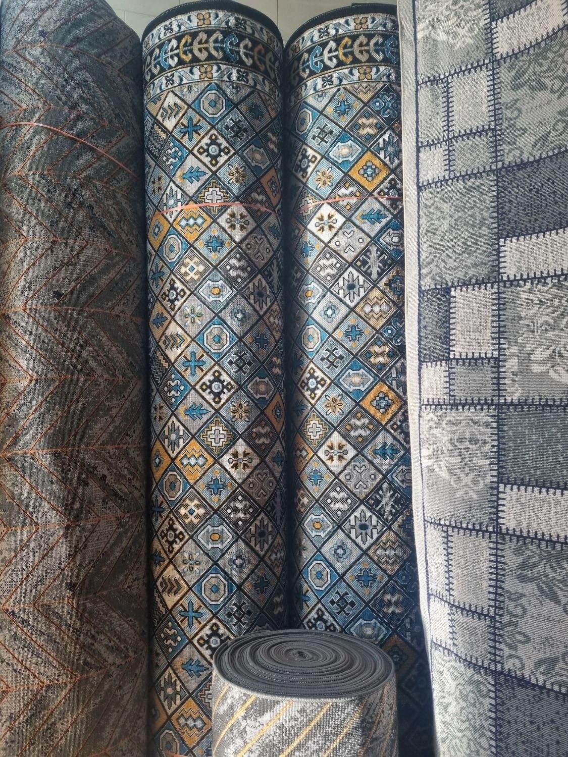 گلیم فرش کنار فرش موکت بدون خاکریز|گلیم، جاجیم، گبه|یاسوج, |دیوار