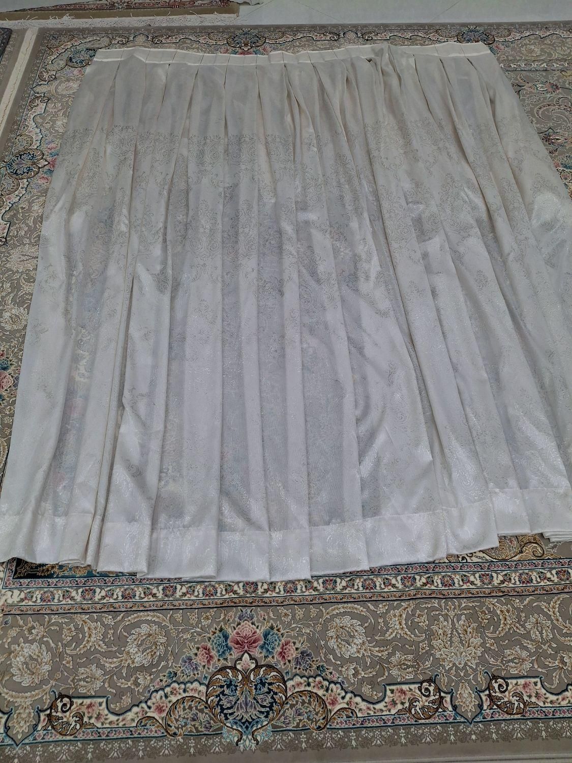 دو قواره پرده ساتن زیبا طرح ترنج رنگ سفید نباتی|پرده، رانر، رومیزی|ری, دیلمان|دیوار