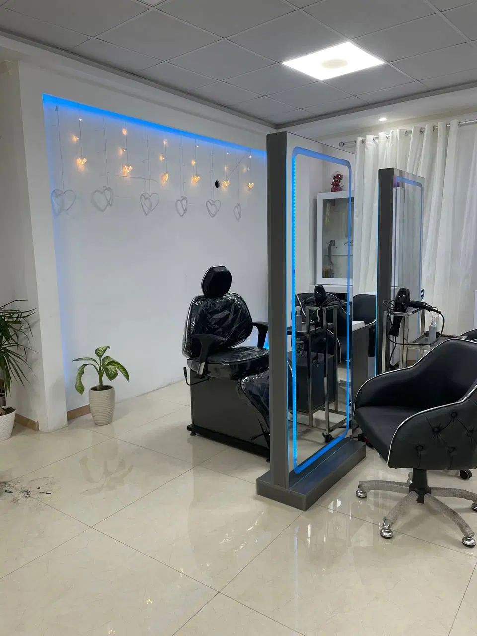 اجاره لاین ناخن میکرو و  اتاق مژه و فشیال|اجارهٔ دفتر کار، اتاق اداری، مطب|رشت, گلسار|دیوار