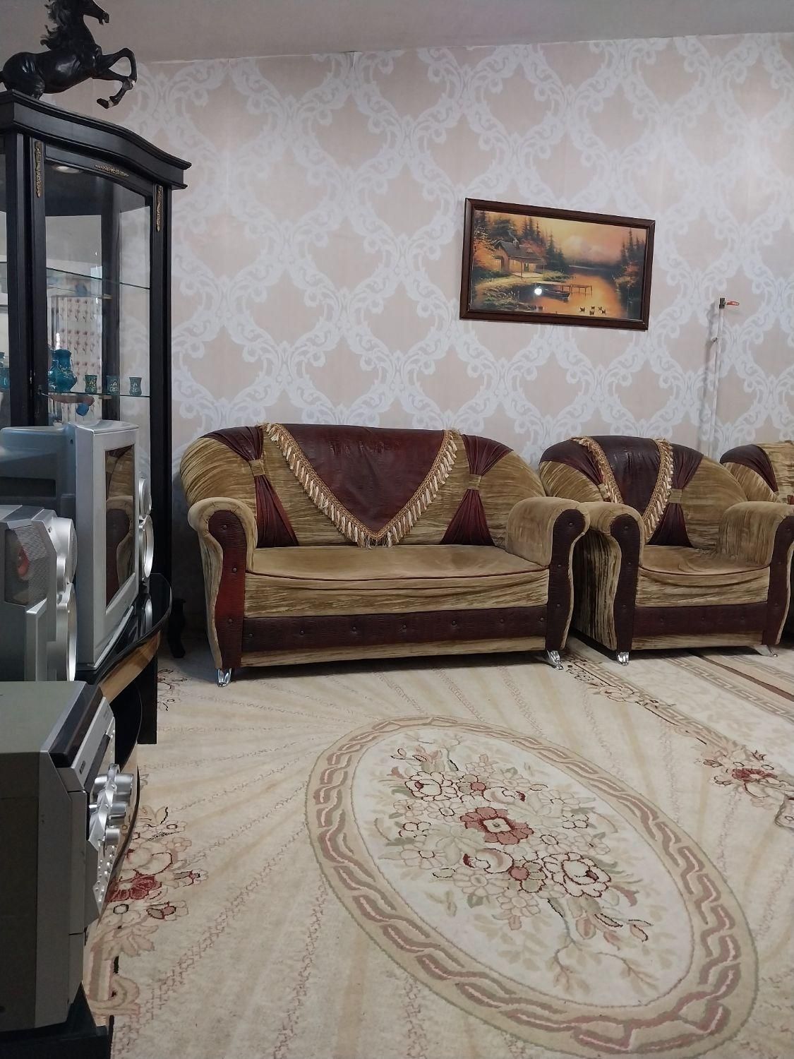 مبلمان راحتی صحیح سالم کار کرده|مبلمان خانگی و میز عسلی|خوی, |دیوار