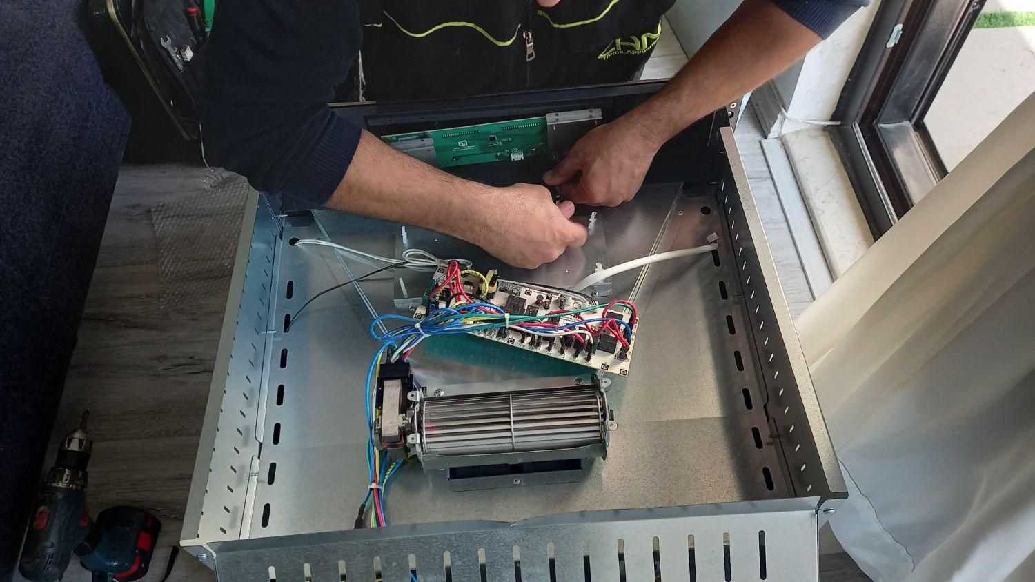 تعمیرات هود،وگاز در رشت وحومه|خدمات پیشه و مهارت|رشت, سعدی (تختی)|دیوار