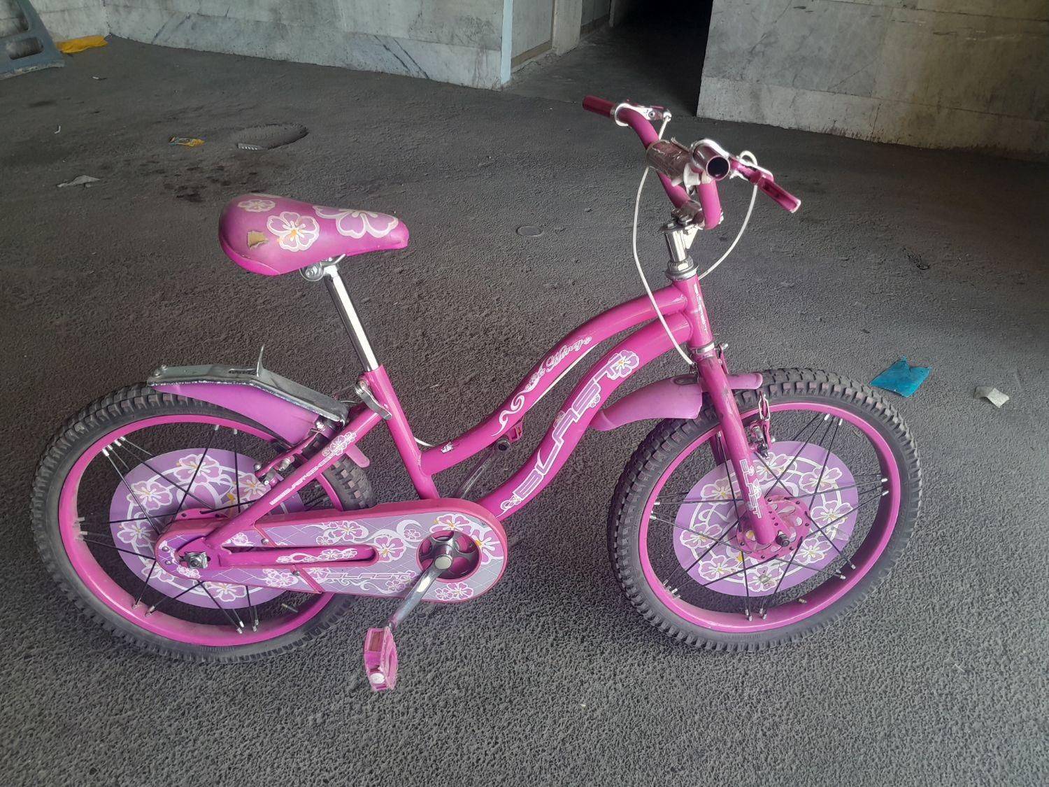 دوچرخه در حد نو دخترونه سالم|دوچرخه، اسکیت، اسکوتر|زنجان, |دیوار