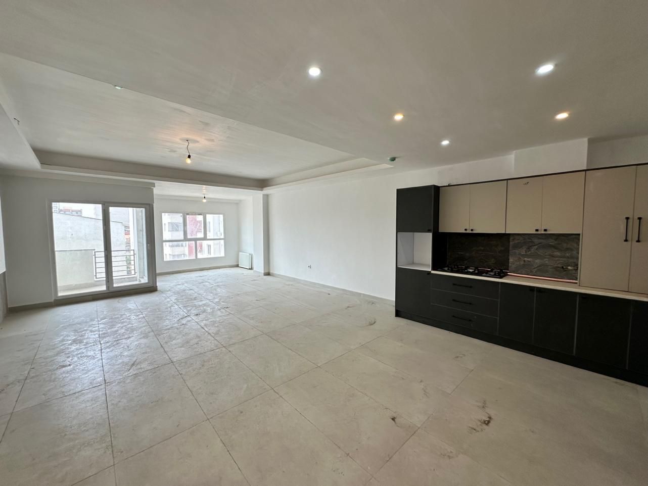 واحد نقلی ۱۱۵ متری کلید نخورده (خط دریا)|فروش آپارتمان|سرخرود, |دیوار