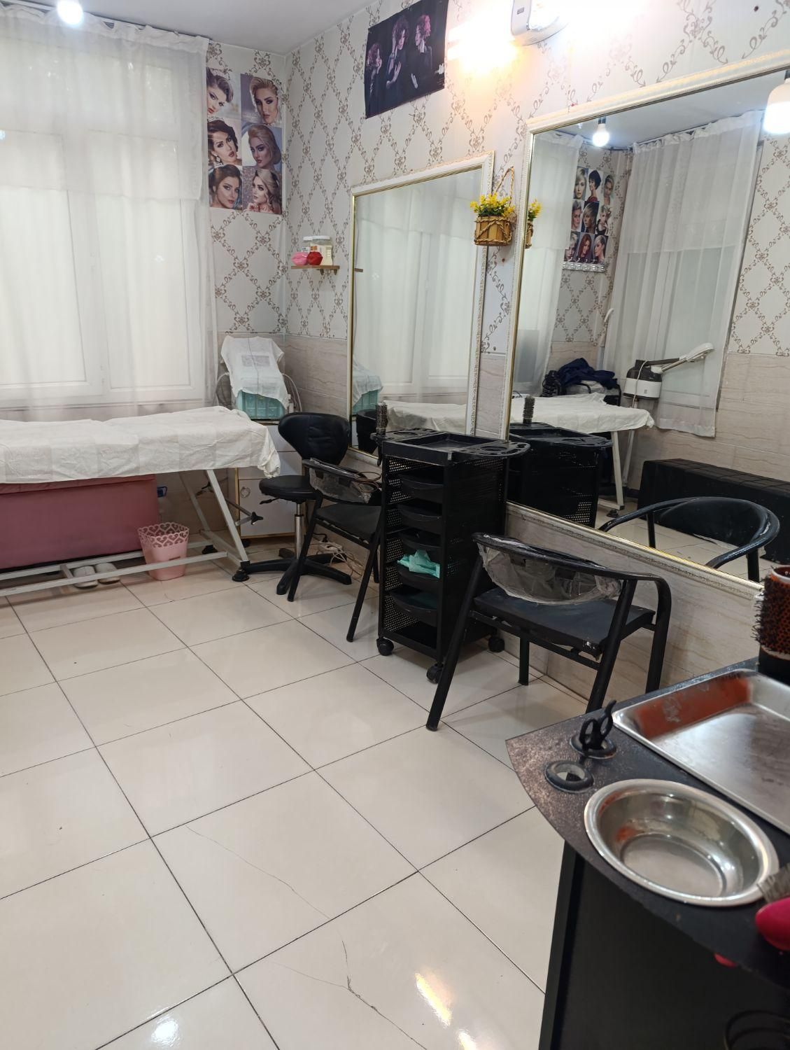 اجاره درصدی میزصندلی همه لاین های ارایشی خانی‌آباد|اجارهٔ دفتر کار، اتاق اداری، مطب|تهران, خانی آباد نو جنوبی|دیوار