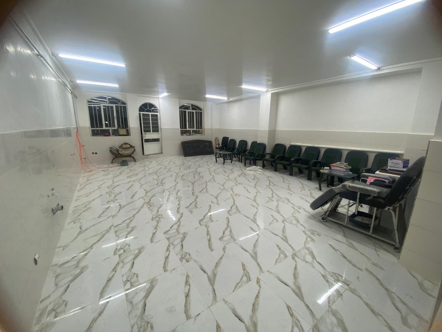 مغازه ۱۱۰متری برفاضل یک باند بالا|اجارهٔ مغازه و غرفه|ارومیه, |دیوار