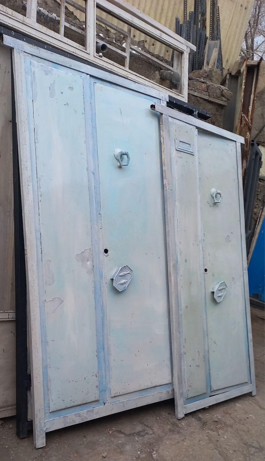 درب حیاط ماشین رو۵عدد پنجره چرخ چاه ونردبان|مصالح و تجهیزات ساختمان|تبریز, |دیوار