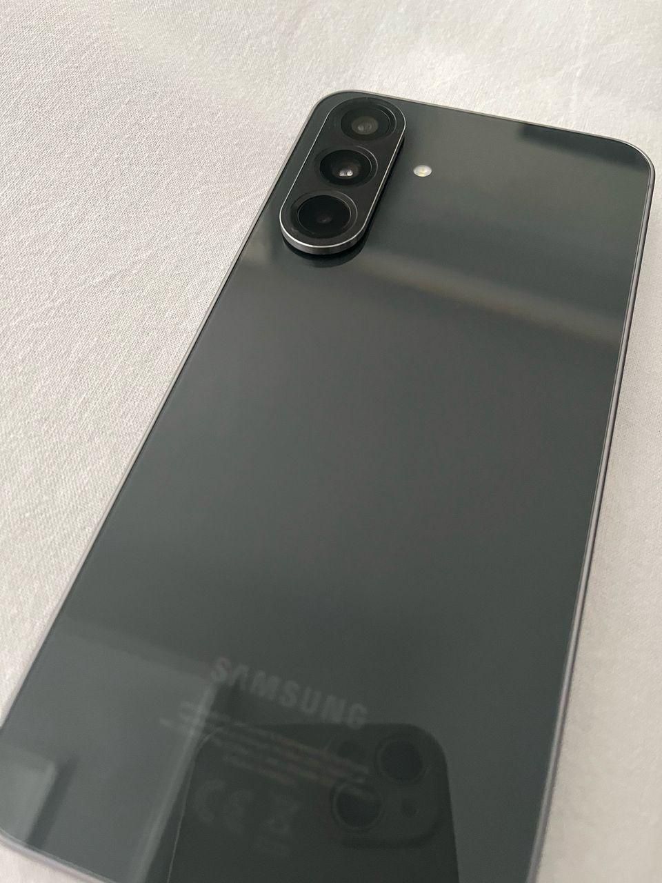 سامسونگ galaxy a56 با حافظهٔ ۲۵۶ گیگابایت|موبایل|تهران, نازی‌آباد|دیوار