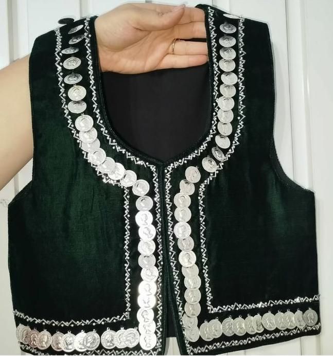 سخمه کوردی|لباس|دهگلان, |دیوار
